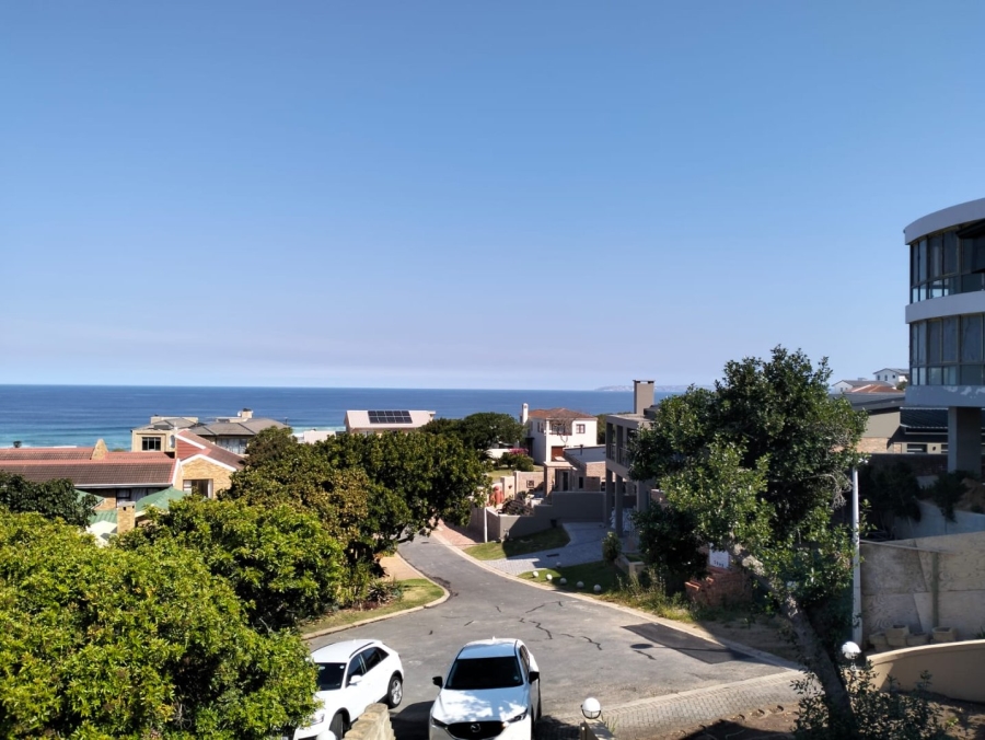 5 Bedroom Property for Sale in Glentana Western Cape